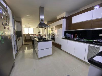 Casa de 4 alcobas en venta en Ciudad Jardin, Cali, 455 m² · foto 13 de 20