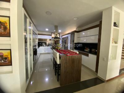 Casa de 4 alcobas en venta en Ciudad Jardin, Cali, 455 m² · foto 14 de 20