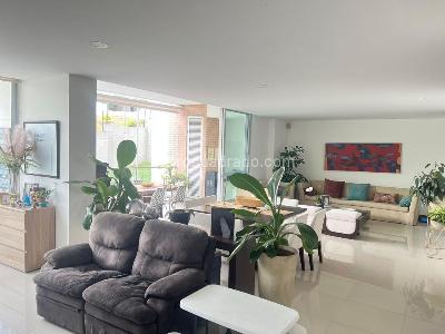 Apartamento en venta en Aguacatal, Cali · foto 3 de 13