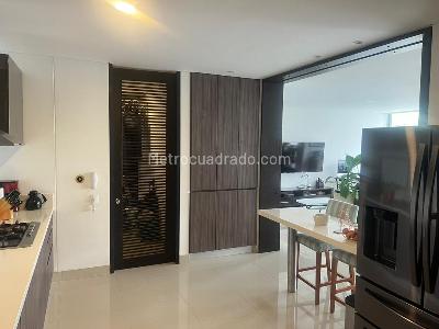 Apartamento en venta en Aguacatal, Cali · foto 4 de 13