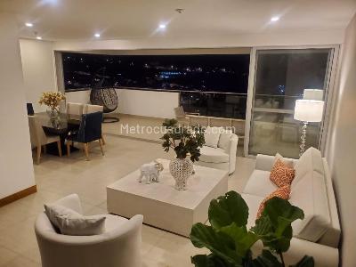Apartamento en venta en Santa Teresita, Cali · foto 2 de 11