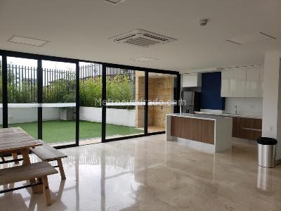 Apartamento de 3 alcobas en venta en La Arboleda, Cali, 272 m² · foto 2 de 19