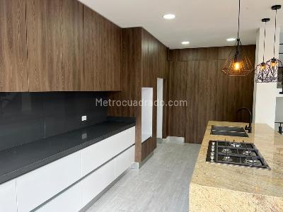 Casa de 4 alcobas en venta en Aguacatal, Cali, 392 m² · foto 16 de 20