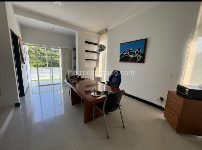 Casa de 4 alcobas en venta en Cañasgordas, Cali, 275 m² · foto 19 de 20