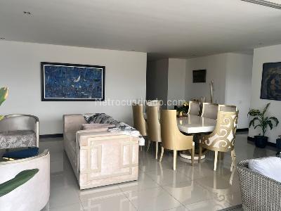 Apartamento de 3 alcobas en venta en Normandia, Cali, 227 m² · foto 2 de 13