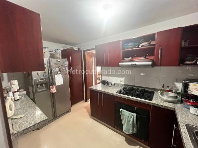 Apartamento de 3 alcobas en venta en Cristales, Cali, 142 m² · foto 8 de 16
