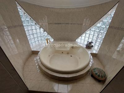 Casa de 5 alcobas en venta en Ciudad Jardin, Cali, 1600 m² · foto 6 de 20
