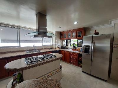 Casa de 5 alcobas en venta en Ciudad Jardin, Cali, 1600 m² · foto 12 de 20