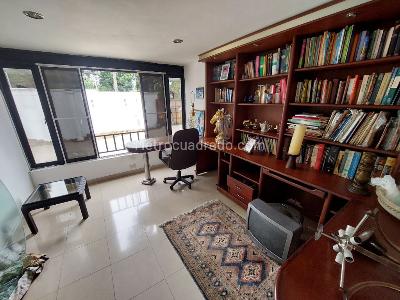 Casa de 5 alcobas en venta en Ciudad Jardin, Cali, 1600 m² · foto 16 de 20