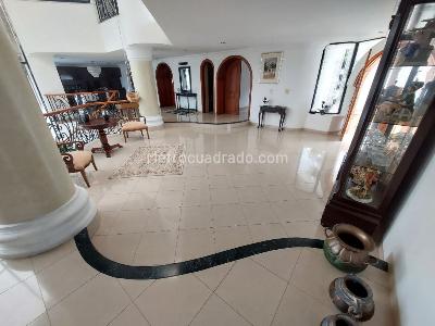 Casa de 5 alcobas en venta en Ciudad Jardin, Cali, 1600 m² · foto 18 de 20