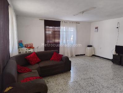Casa de 5 alcobas en venta en Santa Elena, Cali, 430 m² · foto 3 de 6