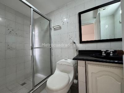 Casa de 4 alcobas en venta en Santa Anita, Cali, 228 m² · foto 2 de 20