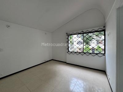 Casa de 4 alcobas en venta en Santa Anita, Cali, 228 m² · foto 3 de 20