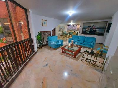 Apartamento de 5 alcobas en venta en Cuarto De Legua, Cali, 256 m² · foto 2 de 20