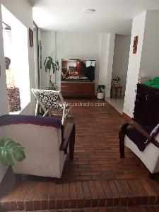 Casa de 3 alcobas en venta en Valle Del Lili, Cali, 352 m² · foto 8 de 9