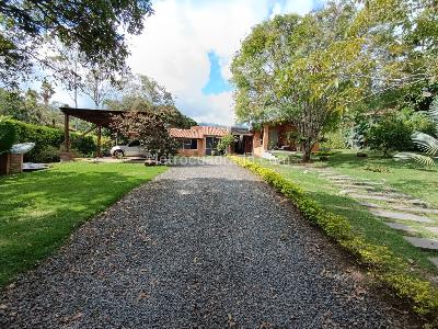 Casa de 4 alcobas en venta en Parcelaciones Pance, Cali, 500 m² · foto 2 de 20