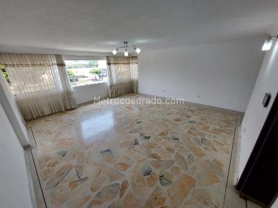 Apartamento de 3 alcobas en venta en Departamental, Cali, 94 m² · foto 2 de 10
