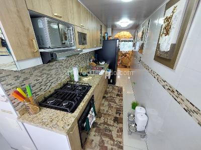 Apartamento de 3 alcobas en venta en Departamental, Cali, 94 m² · foto 8 de 19