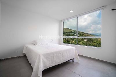 Apartamento de 2 alcobas en venta en Bellavista, Cali, 98 m² · foto 4 de 13