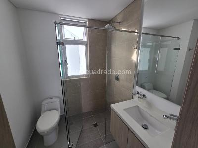 Apartamento de 2 alcobas en venta en Cristales, Cali, 85 m² · foto 2 de 11