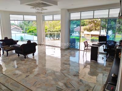 Casa de 5 alcobas en venta en Ciudad Jardin, Cali, 1615 m² · foto 10 de 16