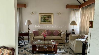 Casa de 5 alcobas en venta en Ciudad Jardin, Cali, 1560 m² · foto 15 de 17