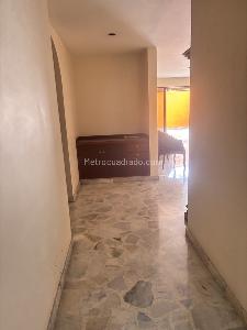 Apartamento de 3 alcobas en venta en Ciudad Jardin, Cali, 180 m² · foto 3 de 13