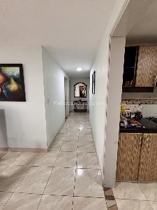 Apartamento de 3 alcobas en venta en Los Cambulos, Cali, 95 m² · foto 11 de 20