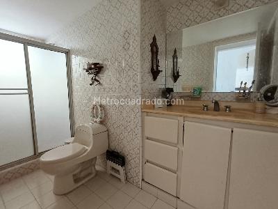 Casa de 5 alcobas en arriendo en Las Mercedes, Palmira, 380 m² · foto 14 de 20