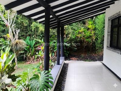 Casa de 4 alcobas en venta en La Buitrera, Cali, 230 m² · foto 2 de 20
