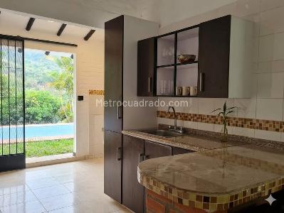 Casa de 4 alcobas en venta en La Buitrera, Cali, 230 m² · foto 3 de 20