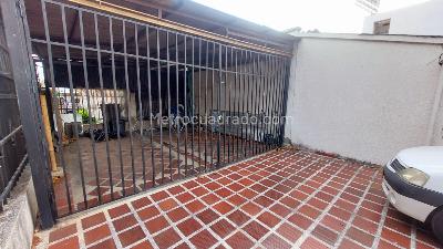 Casa de 4 alcobas en venta en Colseguros, Cali, 275 m² · foto 3 de 10