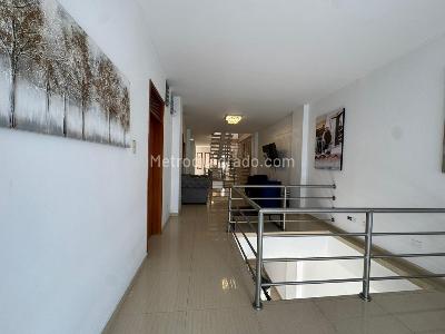 Casa de 5 alcobas en arriendo en Las Mercedes, Palmira, 460 m² · foto 10 de 20