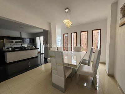 Casa de 5 alcobas en arriendo en Las Mercedes, Palmira, 460 m² · foto 2 de 20