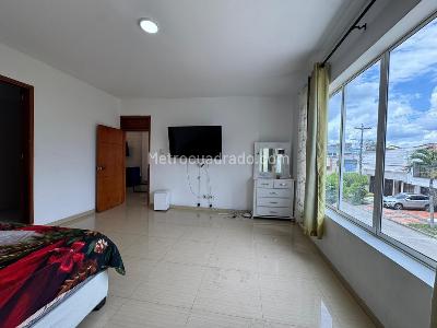 Casa de 5 alcobas en arriendo en Las Mercedes, Palmira, 460 m² · foto 6 de 20