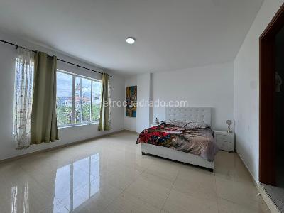 Casa de 5 alcobas en arriendo en Las Mercedes, Palmira, 460 m² · foto 7 de 20