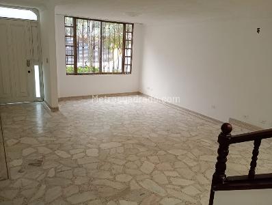 Casa de 4 alcobas en venta en El Ingenio Ii, Cali, 450 m² · foto 3 de 20