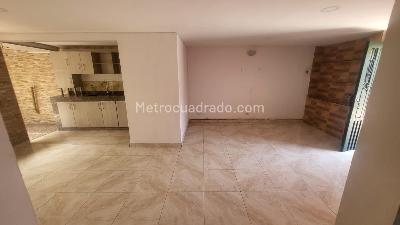 Casa de 3 alcobas en venta en Villa Del Lago, Cali, 55 m² · foto 3 de 13