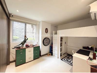Apartamento de 3 alcobas en venta en Altos De Santa Isabel, Cali, 142 m² · foto 8 de 18