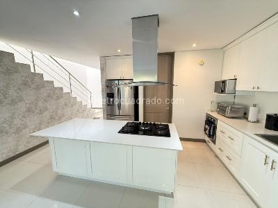 Casa de 3 alcobas en venta en Pance, Cali, 221 m² · foto 3 de 20