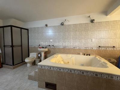 Casa de 4 alcobas en venta en Paseo De Los Almendros, Cali, 356 m² · foto 13 de 20
