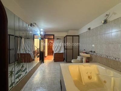 Casa de 4 alcobas en venta en Paseo De Los Almendros, Cali, 356 m² · foto 14 de 20