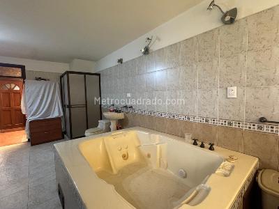 Casa de 4 alcobas en venta en Paseo De Los Almendros, Cali, 356 m² · foto 15 de 20