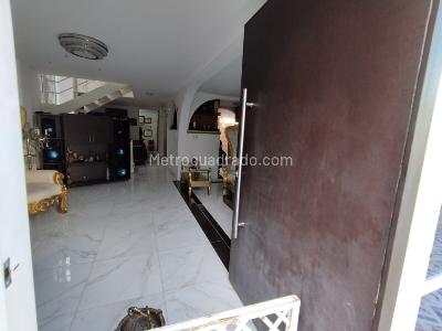 Casa de 4 alcobas en venta en La Hacienda, Cali, 318 m² · foto 3 de 20