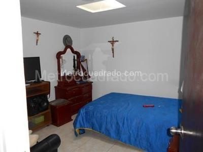 Casa de 5 alcobas en venta en Flandes, Bogotá, 300 m² · foto 5 de 8