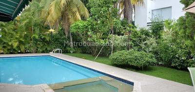 Casa de 4 alcobas en venta en El Peñon, Girardot, 250 m² · foto 9 de 10
