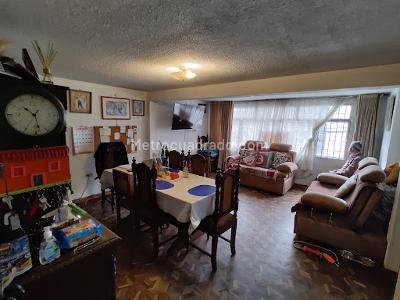 Casa de 5 alcobas en venta en Bellavista Occidental, Bogotá, 332 m² · foto 12 de 20