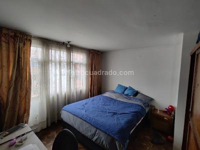 Casa de 5 alcobas en venta en Bellavista Occidental, Bogotá, 332 m² · foto 15 de 20