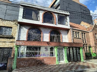 Casa de 5 alcobas en venta en Marly, Bogotá, 555 m² · foto 2 de 18