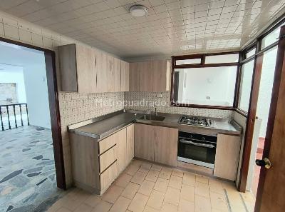 Casa de 5 alcobas en venta en El Contador, Bogotá, 282 m² · foto 8 de 20
